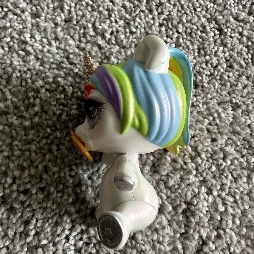 MGA Poopsie Rainbow High Fantasy Friends Unicorn Doll Sparkly Critters Rare‎